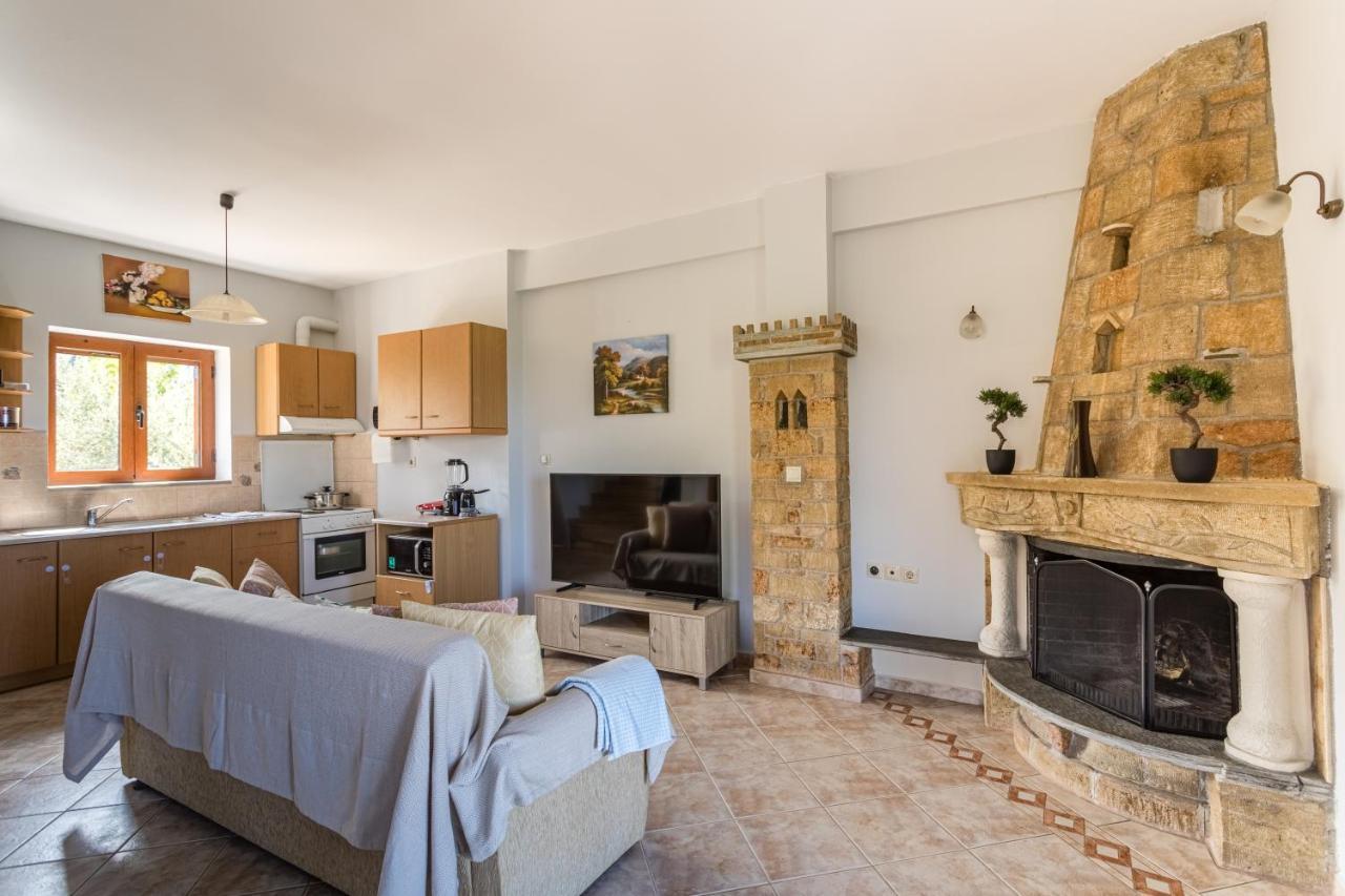 Chioureas Apartments Lévktron Dış mekan fotoğraf